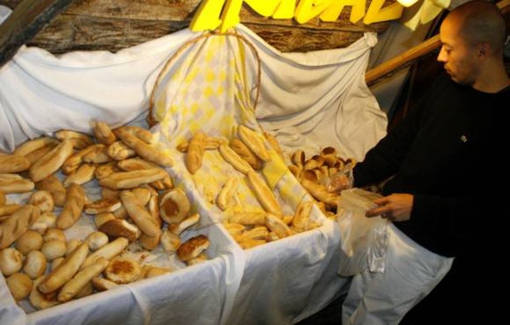Dicen que el  viernes estará el pan a $10
