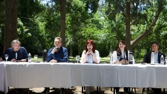 PRESIDENTA. CFK logró la foto de unidad. Mañana asume al frente del PJ nacional.