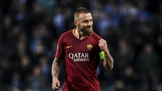 Según Angelici, “está todo acordado” para que llegue De Rossi a Boca