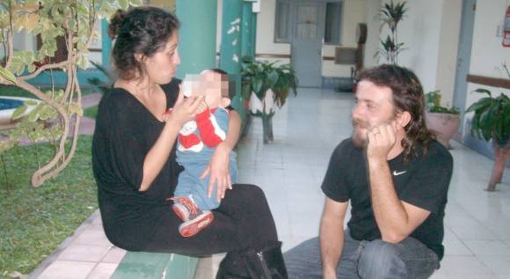 Los encuentros diarios de Teo y sus padres adoptivos