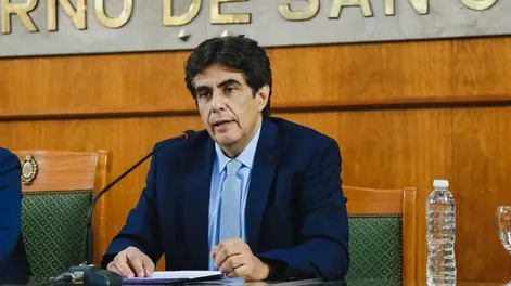 El ministro de Economía, Finanzas y Hacienda, Roberto Gutiérrez.