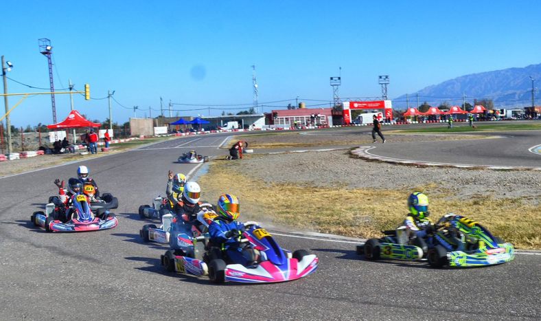 Regional. El mejor karting de Cuyo estará en acción en La Pista Kart de Pocito.