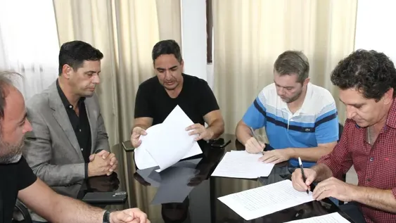 Se lanza hoy el frente libertario, sin Turcumán y con Nancy Avelín en duda