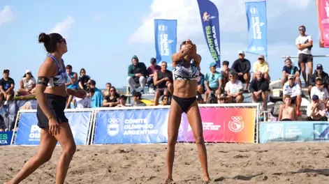 Arena y sol. La sanjuanina Fernanda Pereyra fue finalista en una de las etapa del circuoto estival de vóley playa.