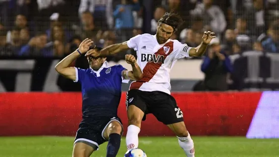 River perdió en su visita a Gimnasia y se alejó un poco más de los puestos de vanguardia