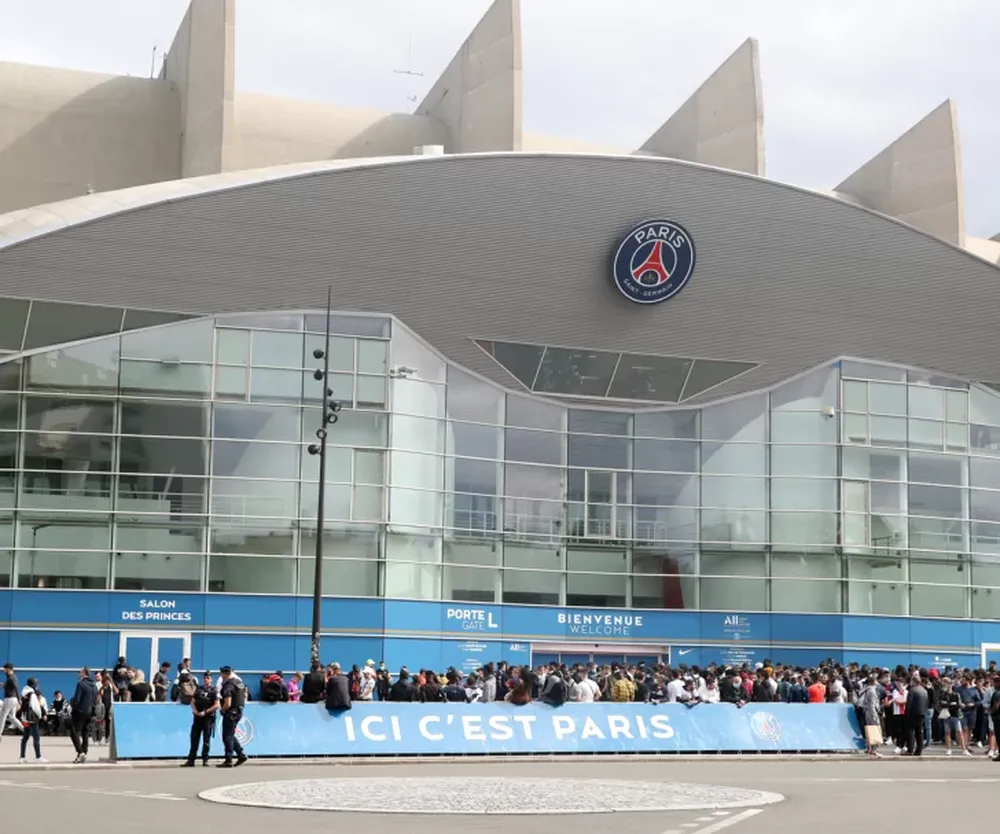Messi espera y por ahora no viaja