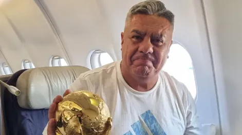 Aseguran que el presidente de AFA llega acompañado de, al menos, un campeón del mundo