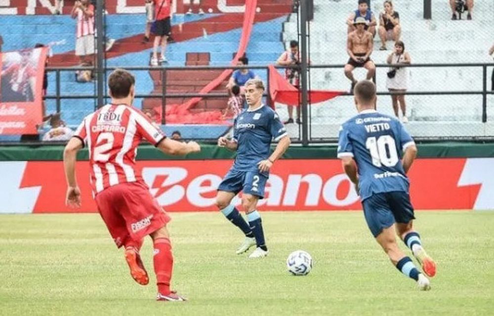 LA ACADEMIA empezó perdiendo con Barracas pero lo resolvió con goles de sus delanteros.