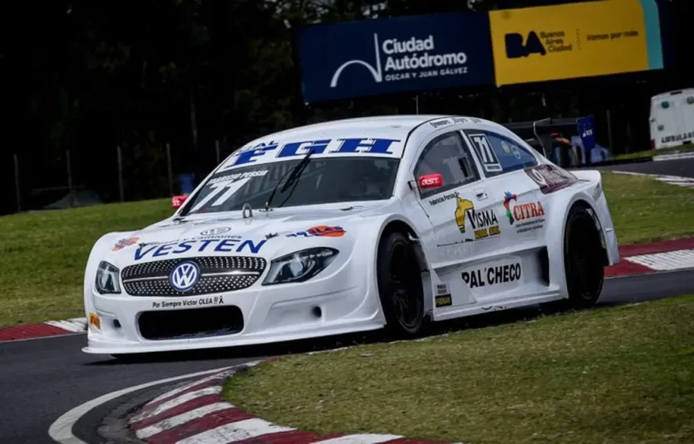 Protagonista. Fabricio Persia se mostró competitivo y hoy buscará pelear por el podio en TR Series.