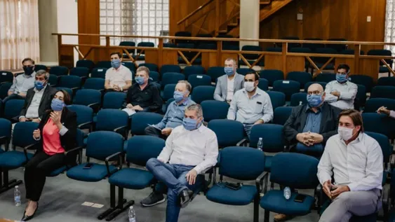 Como Martín, al menos 10 intendentes se encaminan a pedir ayuda por salarios