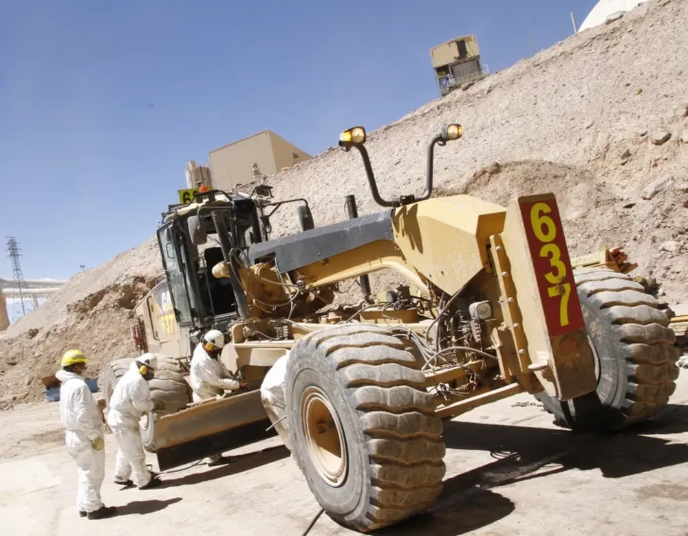 Trabajadores de la minería, el sector rural y camioneros, con prioridad para vacunarse