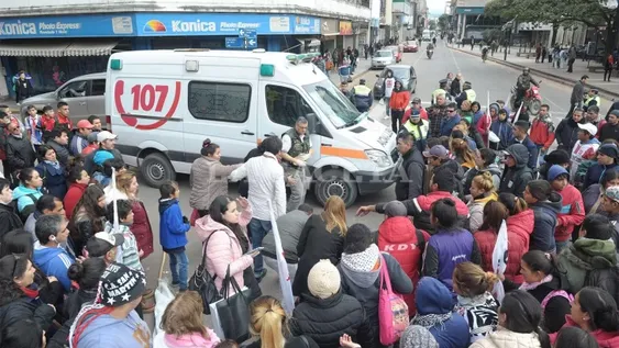 Una mujer murió al ser atropellada por un taxista cuando participaba de una protesta