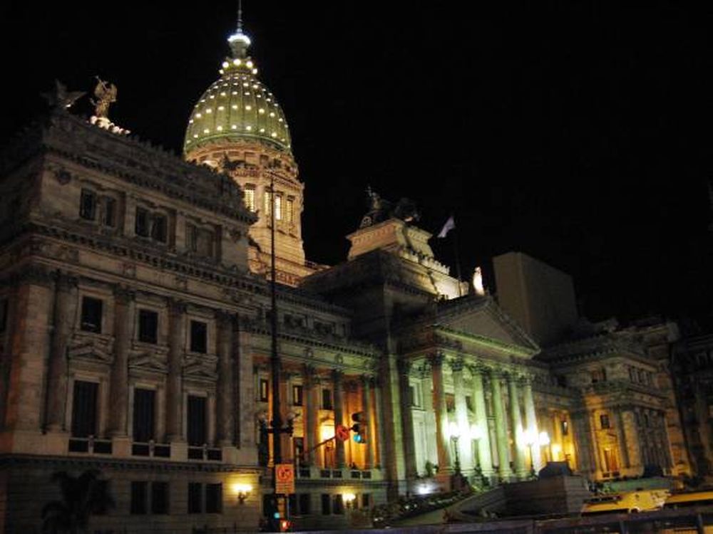 Los precandidatos quieren un control ambiental más amplio