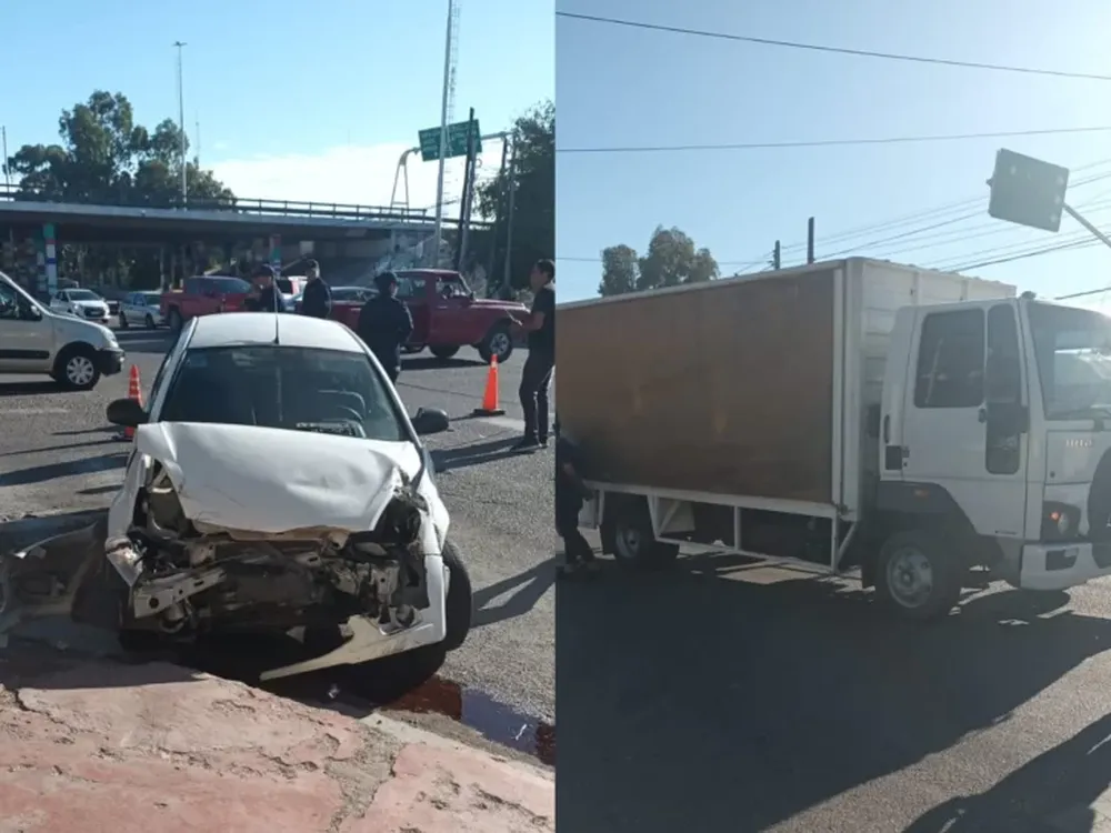 Chocó con un camión distribuidor y quedó con el frente destrozado