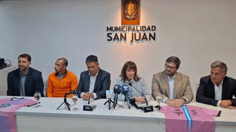 Presentación. En el palacio municipal de la Ciudad Capital quedó presentado el Nacional de Ruta 10K que se correrá este domingo.