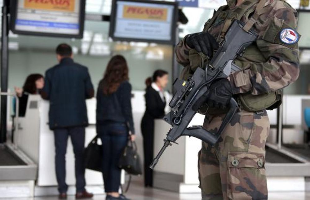 Francia ataca con Rusia objetivos del EI en Siria