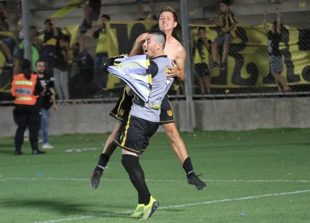 El torneo local volvería tras 454 días