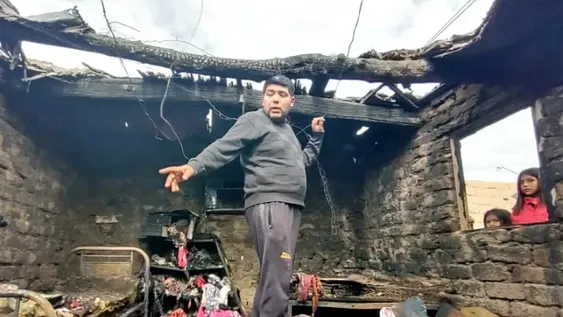 Son pobres, usan velas y el fuego destruyó todo en su rancho