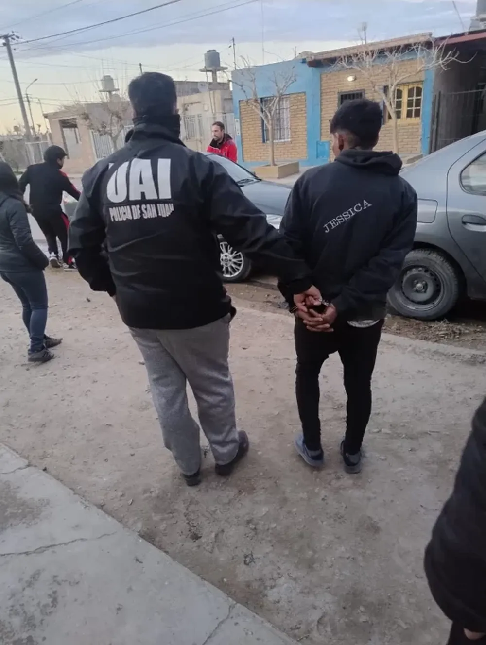 Detuvieron en Rawson el presunto ladrón de una reja: lo delataron las cámaras de seguridad