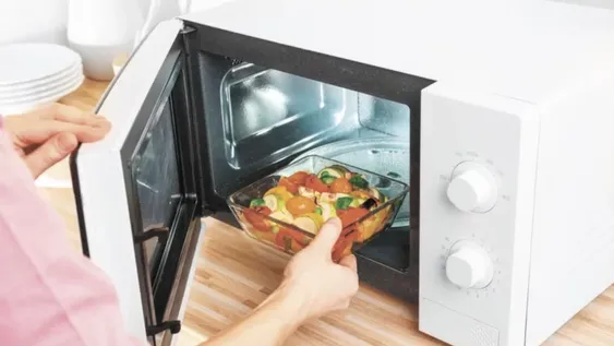 Atención: ¿Sabes qué tan seguro es cocinar en microondas?