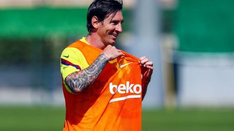 Messi marcó un golazo en la práctica del Barcelona