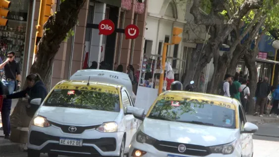 ELIMINACIÓN. Con la nueva Ley de Transporte se elimina la entrega de licencias con cupo limitado a taxis y remises.