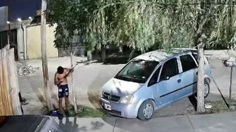 Vecinos sobre el niño que anda con un arma: “No lo odiamos, necesitamos que alguien se haga cargo”