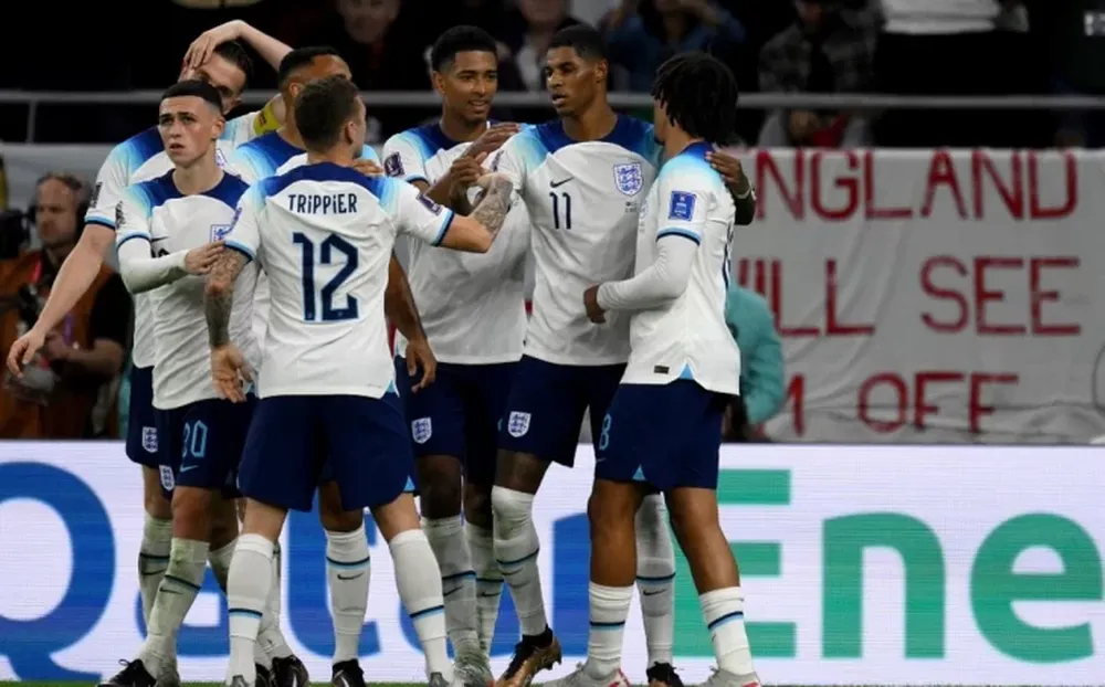 Inglaterra goleó a Gales 3-0, se quedó con la cima del Grupo B y Senegal será su rival
