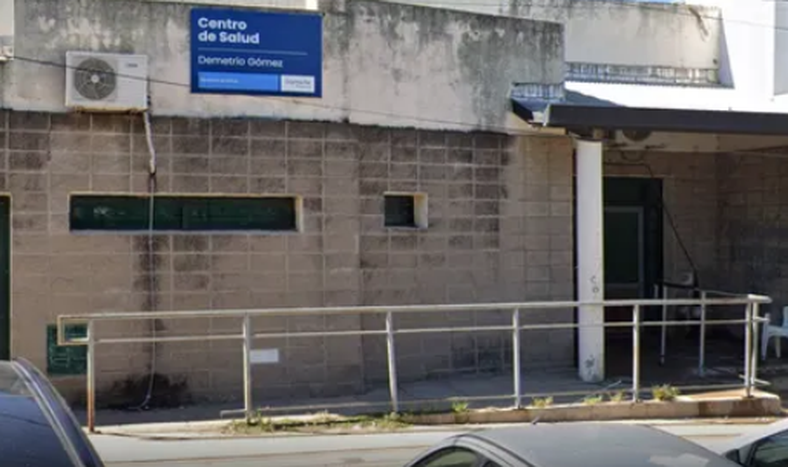 Hallan muerto a un niño de 2 años en una letrina y detienen a su madre