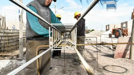 Por la obra pública, repuntó un 52 por ciento interanual el consumo de cemento local