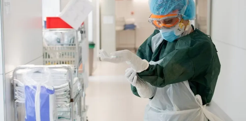 España: registró 605 muertos diarios, la cifra más baja desde el 24 de marzo