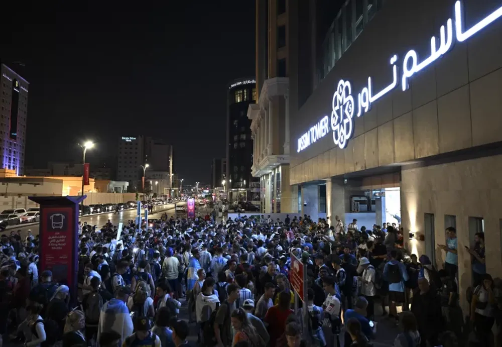 Por entradas, reclamos y promesas