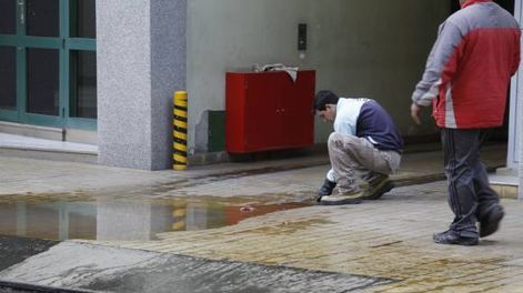 Aguas servidas en pleno centro