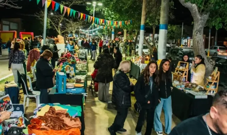 El domingo vuelve la feria El Paseito y recibe donaciones para una fundación que lucha contra el hambre