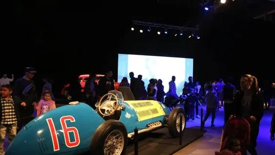 Arranca muestra de Juan Manuel Fangio en Tecnópolis