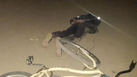 Tiene 19 años y atacó a su pareja a mordiscos en la cara y golpes de puño: quedó detenido