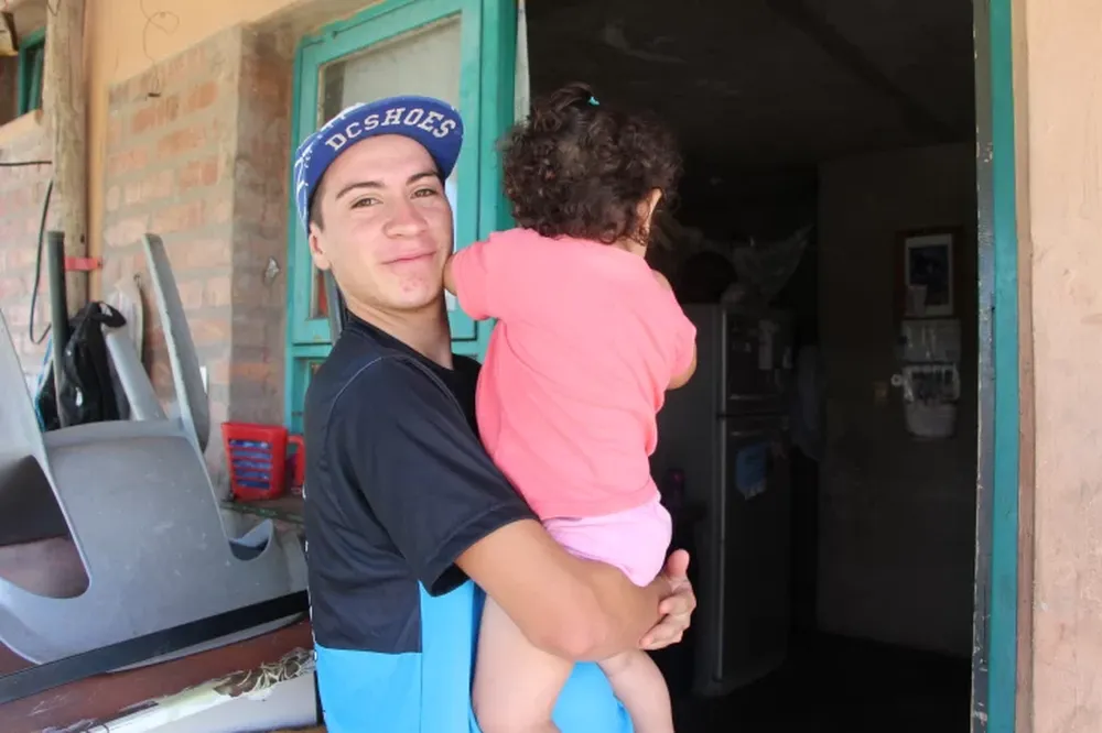 La nueva vida de la nena vallista que deambulaba hasta con picaduras de garrapata