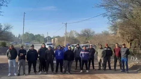 Vecinos de Guandacol cortaron una ruta minera en reclamo de fuentes laborales