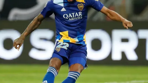 Dimes y diretes entre el club y el delantero