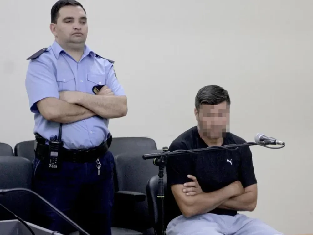 Mujer denunció que su exesposo la golpeó y manoseó en un baño y que luego la amenazó