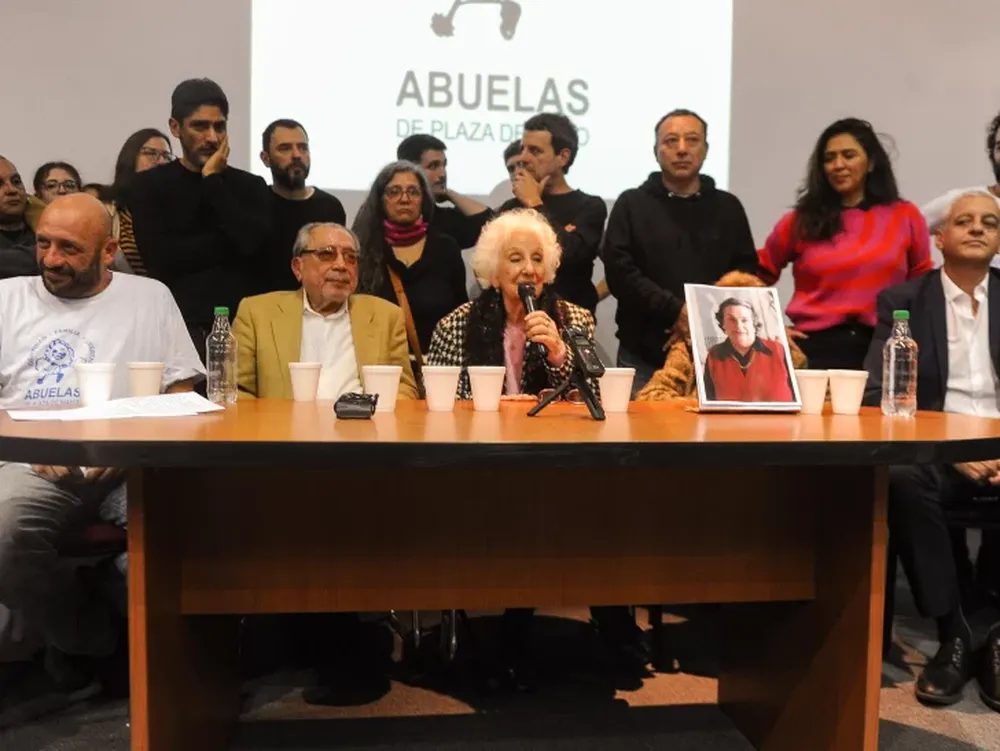 Abuelas: emoción por la aparición del nieto 133