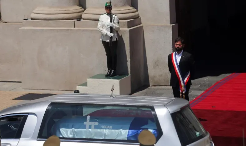 Gabriel Boric despidió a Sebastián Piñera resaltando sus convicciones