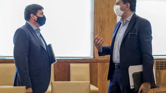 Llega el ministro de Desarrollo Social con fondos tras el terremoto