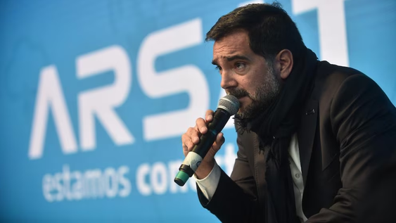 Facundo Leal, exdirector de ARSAT, acusado de corrupción.