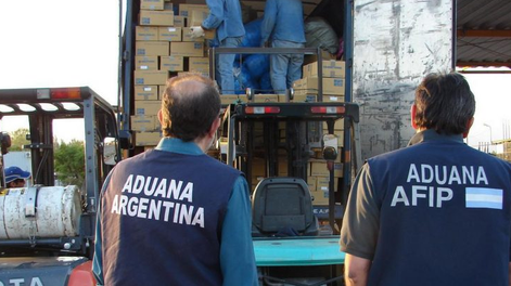 Aduana suspendió a 59 empresas exportadoras por no liquidar divisas