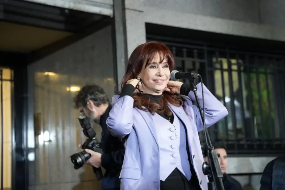 Rechazaron detener de inmediato a Cristina Kirchner, pero ratificaron que debe presentarse en cinco días