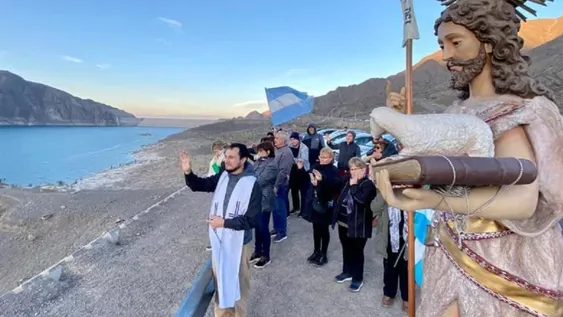 San Juan Bautista peregrinó 2 horas para pedir más agua