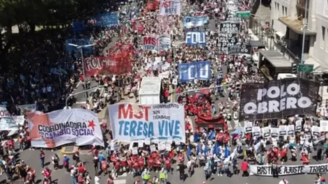 El gobierno pidió a beneficiarios de planes sociales que denuncien a quienes los obligan a ir a marchas