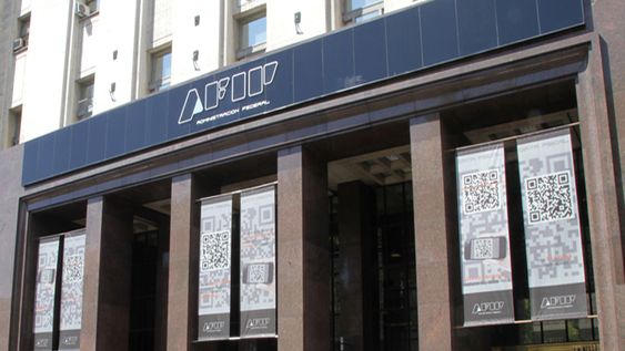 La recaudación de impuestos subió un 53,4% en julio pero continúa debajo de la inflación