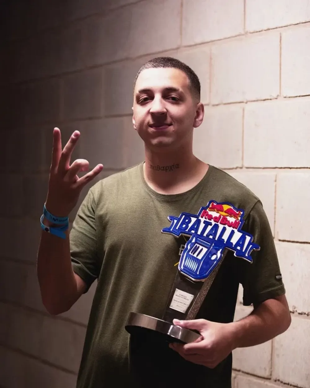 Mecha ganó la Batalla de Gallos